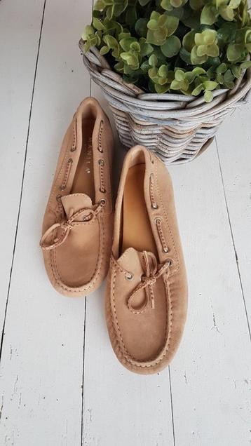 Mooie mocassins in daim beschikbaar voor biedingen
