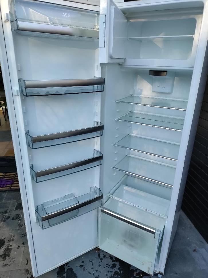 AEG inbouwkoelkast met 1 deur H 1780 L560 P550 A++, Elektronische apparatuur, Koelkasten en IJskasten, Gebruikt, Met vriesvak