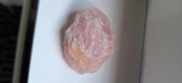 Roze en witte kwarts 2 stuks  beschikbaar voor biedingen