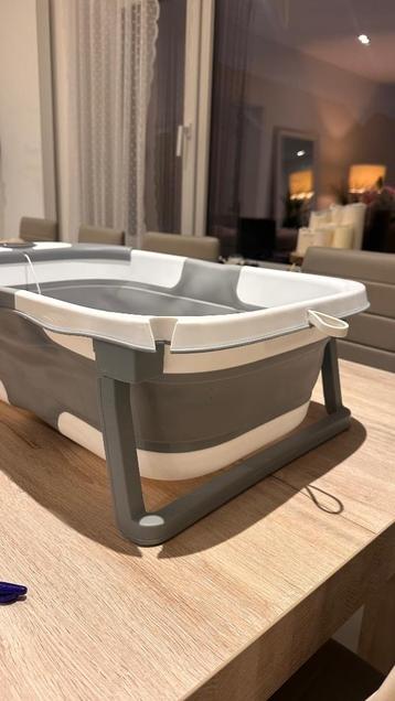 Nieuw babybadje beschikbaar voor biedingen