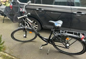 Damesfiets te koop beschikbaar voor biedingen