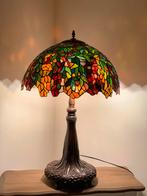 XXL tiffanylamp met prachtige kleurencombinatie, Antiquités & Art, Antiquités | Éclairage, Enlèvement ou Envoi