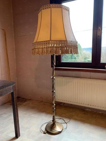 lampadaire  laiton avec abat-jour en Nacre beschikbaar voor biedingen