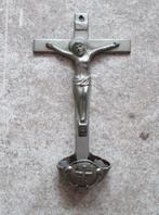 2 wijwatervaatjes - met kruisbeeldje en afbeelding O.L.Vrouw, Antiek en Kunst, Antiek | Religieuze voorwerpen, Ophalen of Verzenden