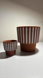 Middelgrote en kleine bloempot aardewerk, Ophalen, Zo goed als nieuw, Aardewerk