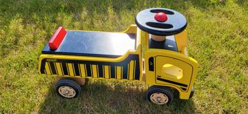 Mooie houten loopwagen  beschikbaar voor biedingen