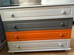 Leuke houten commode met speelse look – 4 lades, Huis en Inrichting, Kasten | Dressoirs, Ophalen, Gebruikt