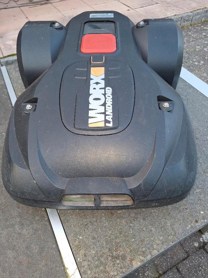 Tondeuse robotisée Worx L2000, Jardin & Terrasse, Tondeuses robotisées, Utilisé, 20 à 25 cm, Enlèvement ou Envoi