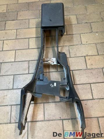 Middenconsole zwart BMW 5-serie Touring E39 51168196881 beschikbaar voor biedingen