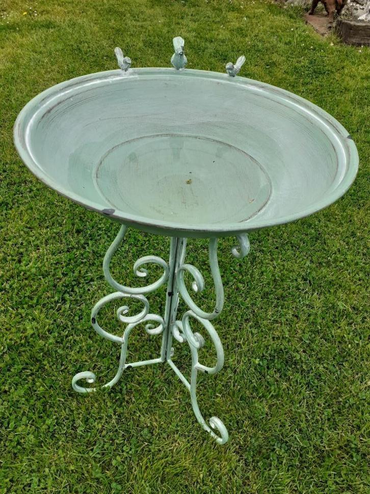 Prachtig vogelbad van gepatineerd metaal, Tuin en Terras, Waterpartijen en Fonteinen, Nieuw, Overige typen, Overige materialen