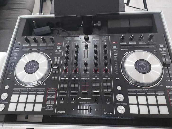 Pioneer ddj Sx met road ready flightcase + senheiser micro, Muziek en Instrumenten, Dj-sets en Draaitafels, Zo goed als nieuw
