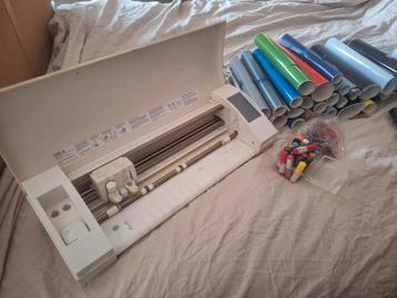 Silhouette cameo 3 met toebehoren beschikbaar voor biedingen