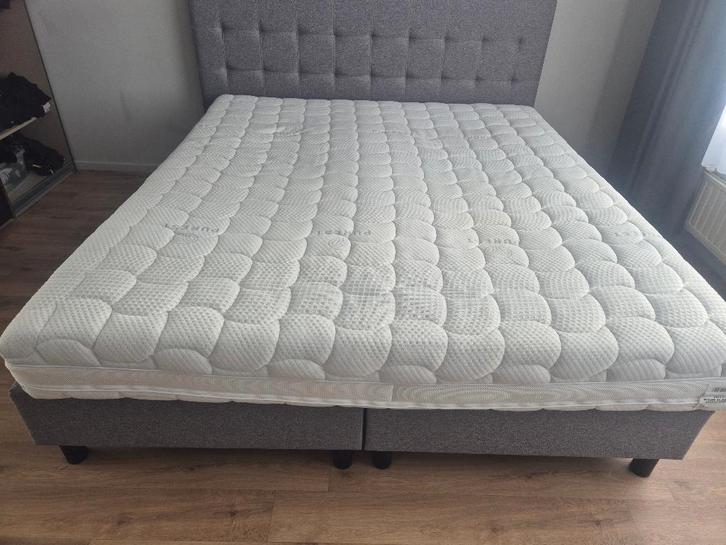 Matras 180 x 200, Huis en Inrichting, Slaapkamer | Matrassen en Bedbodems, Zo goed als nieuw, Matras, 180 cm, 200 cm, Tweepersoons