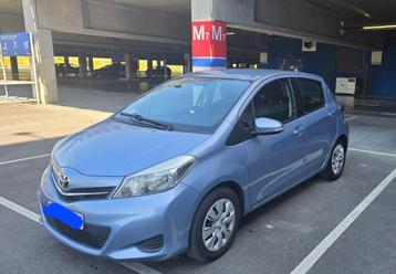 Toyota Yaris 1.33i VVT-i Dual Life 100 (Automatique), Auto's, Toyota, Euro 5, Blauw, Leder en Stof, 5 zetels