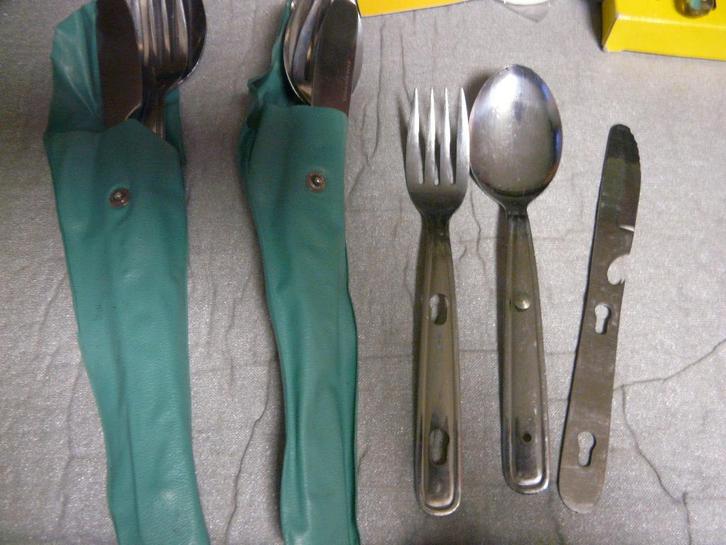 Couverts pour scouts ou Chiro, pratiques à ranger : p.p. set, Collections, Scoutisme, Utilisé, Autres types, Enlèvement