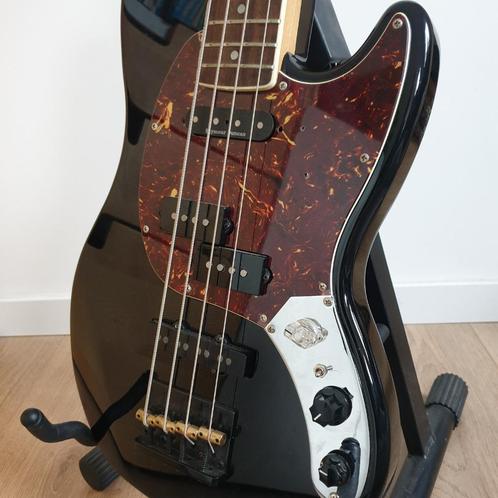 Mustang bass avec JB antiquity +PB62 Fender + PB51, Muziek en Instrumenten, Snaarinstrumenten | Gitaren | Bas, Zo goed als nieuw