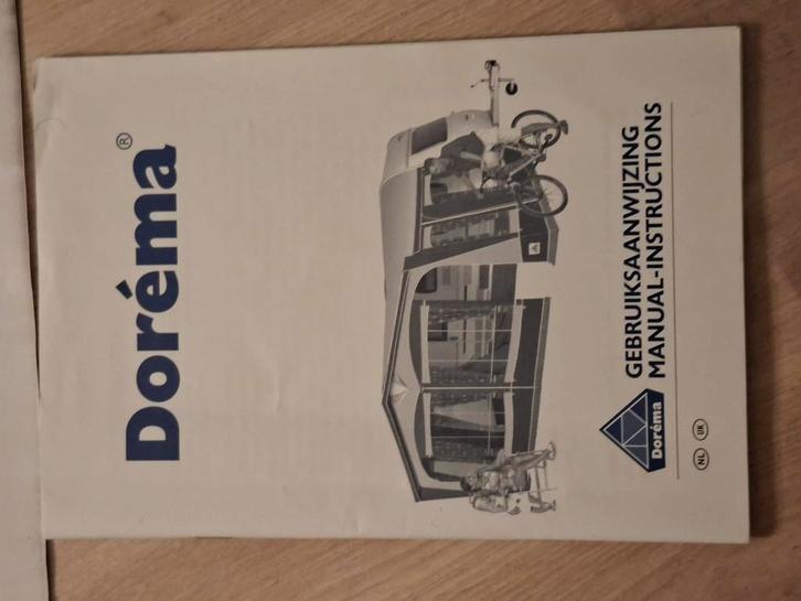 Dorema voortent met zij en voorwanden, Caravans en Kamperen, Voortenten en Luifels, Zo goed als nieuw, Dorema, Ophalen