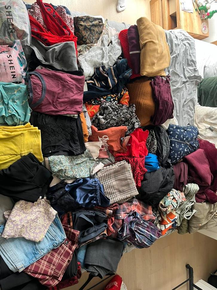 Groot lot kleren (98 stuks), Kleding | Dames, Dames-kledingpakketten, Ophalen