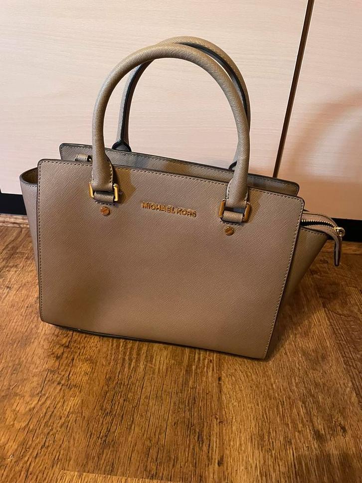 Schoudertas Michael Kors, Handtassen en Accessoires, Tassen | Damestassen, Zo goed als nieuw, Handtas, Bruin, Ophalen of Verzenden