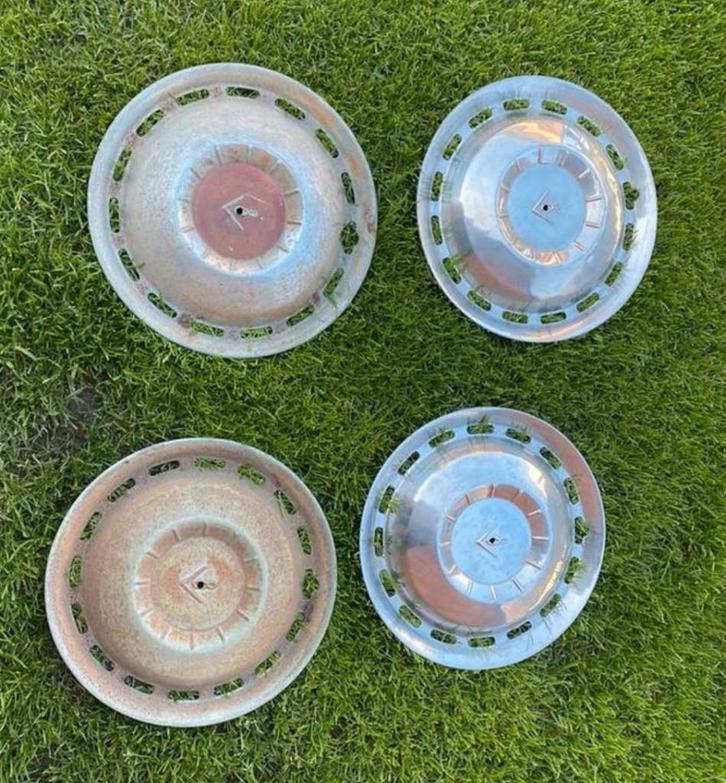 V8 Amerikaanse oldtimer wiel deksels simca vedette v8, Auto diversen, Overige Auto diversen, Ophalen of Verzenden