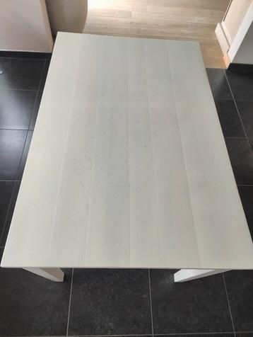 Witte eiken tafel  beschikbaar voor biedingen