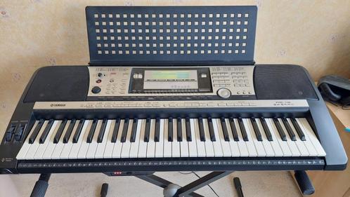 Yamaha PSR-740, Muziek en Instrumenten, Keyboards, Zo goed als nieuw, 61 toetsen, Yamaha, Aanslaggevoelig, Midi-aansluiting, Ophalen