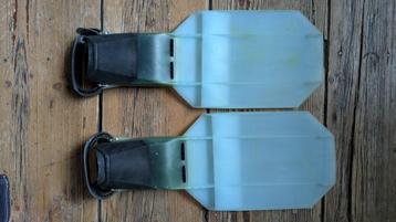 Duikvinnen large beschikbaar voor biedingen