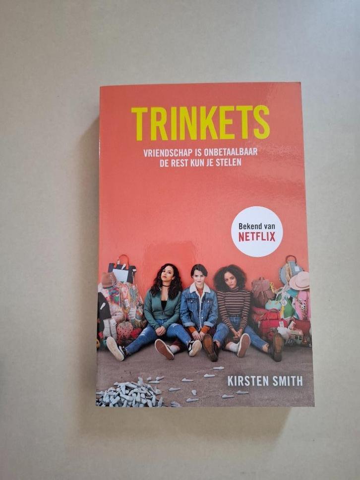 Kirsten Smith - Trinkets, Boeken, Kinderboeken | Jeugd | 13 jaar en ouder, Zo goed als nieuw, Fictie, Ophalen