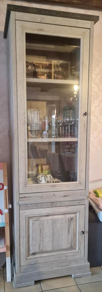 Volledige eetplaats + 6 gratis stoelen, Huis en Inrichting, Kasten | Vitrinekasten, Zo goed als nieuw, Ophalen