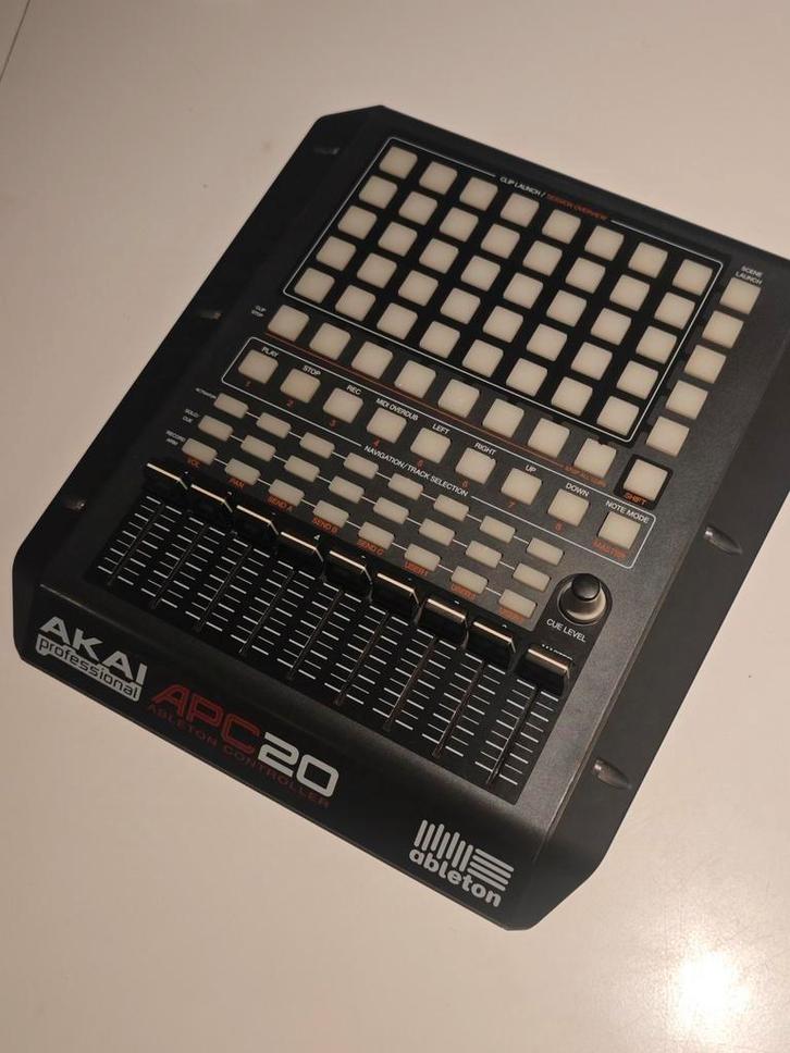 Akai APC 20, Muziek en Instrumenten, Midi-apparatuur, Zo goed als nieuw, Ophalen of Verzenden