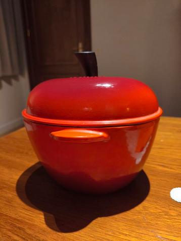 Le Creuset apple  beschikbaar voor biedingen
