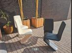 2 zwarte 2 witte design stoelen modern leer, Gebruikt, Leer, Ophalen of Verzenden