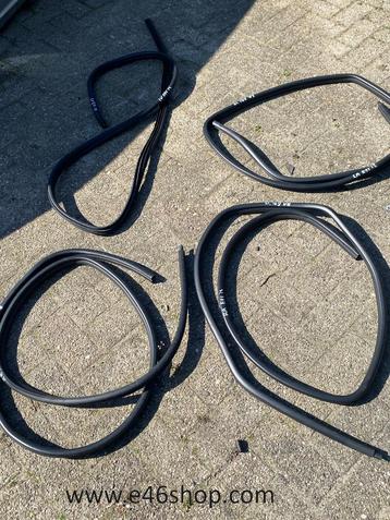 DEURRUBBERS BMW 3 SERIE E91  beschikbaar voor biedingen