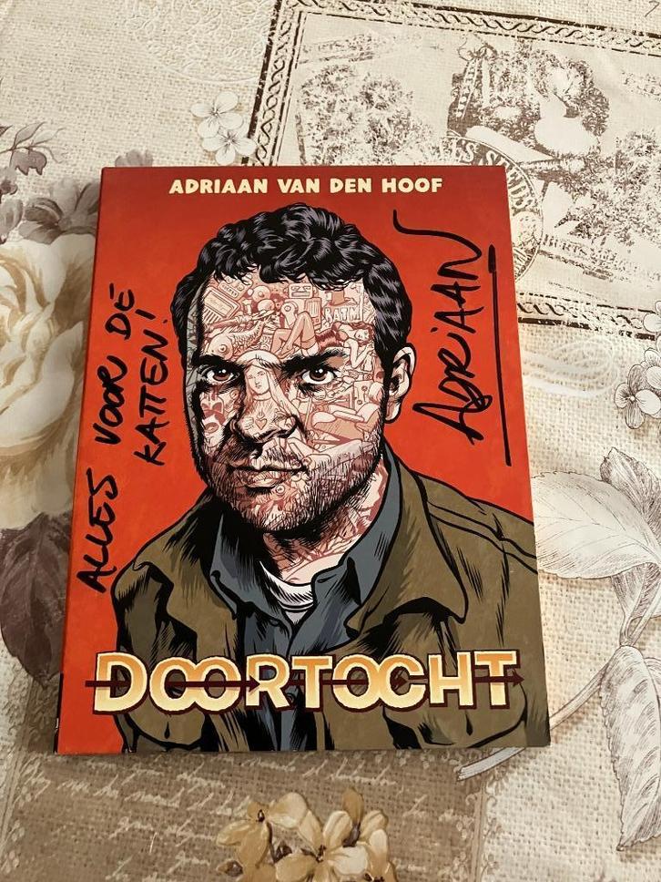 Dvd Adriaan van den hoof - Doortocht ( gesigneerd ), Cd's en Dvd's, Dvd's | Cabaret en Sketches, Ophalen of Verzenden