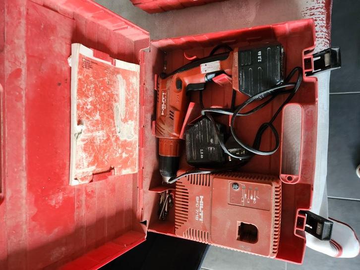 2 schroef boormachines Hilti Bieden, Doe-het-zelf en Bouw, Gereedschap | Boormachines, Zo goed als nieuw, Ophalen