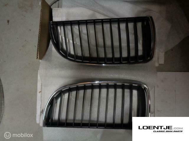 nieuwe Grill origineel  BMW 3-serie E90 e91 ('05-'08), Auto-onderdelen, Carrosserie, BMW, Gebruikt, Ophalen of Verzenden