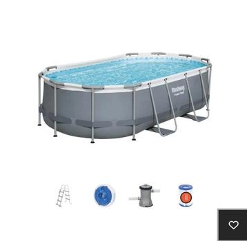 Een ovaal buisvormig zwembad van 4,27 x 2,50 x 1,00 m