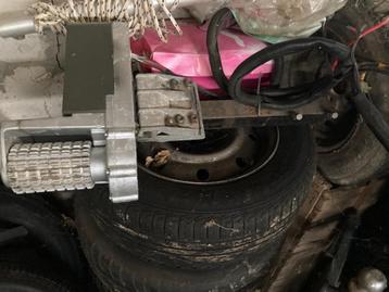 Caravan Movers Konings Zware motoren beschikbaar voor biedingen