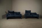 Two Cassina Maralunga two-seat sofas in blue leather, Ophalen