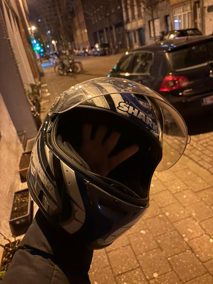 Casque intégral Shark taille L - scooter/moto, Motos, Vêtements | Casques de moto, Femmes, Hommes, Enfants, Casque intégral, S