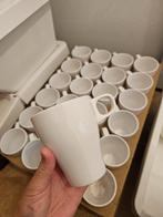 Witte tassen Ikea 100 st, Huis en Inrichting, Keuken | Servies, Ophalen, Zo goed als nieuw, Bord(en)