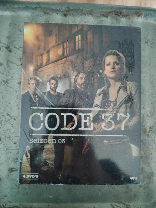 Code 37 seizoen 3, Cd's en Dvd's, Dvd's | Tv en Series, Nieuw in verpakking, Drama, Boxset, Verzenden