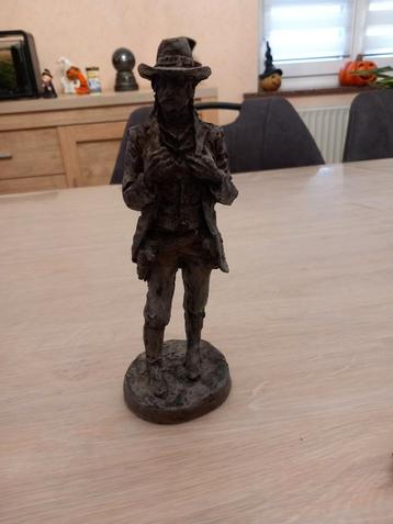 Statue   beschikbaar voor biedingen