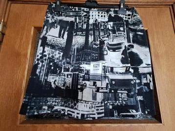 jupe courte imprimée noir et blanc taille 38 beschikbaar voor biedingen