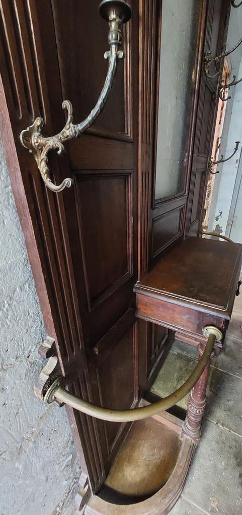 Ancien porte - manteaux à restaurer, Enlèvement