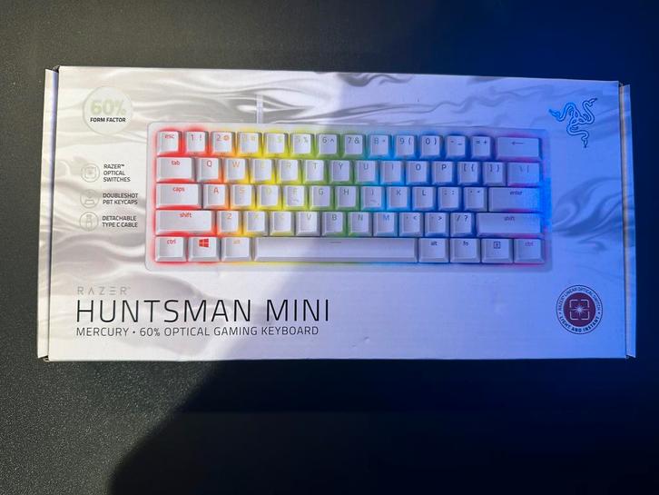 Razer huntsman mini — wit met afgebroken pootje, Computers en Software, Toetsenborden, Gebruikt, Qwerty, Bedraad, Gaming toetsenbord