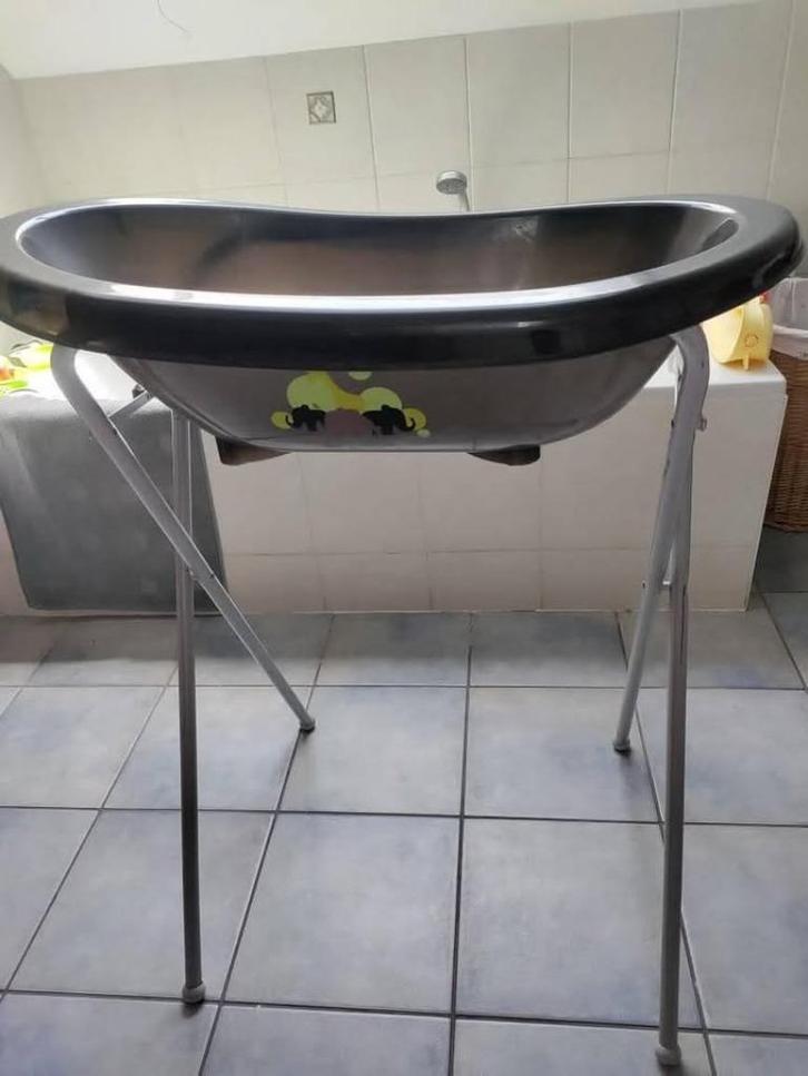 Baignoire pour bébé sur pieds, Kinderen en Baby's, Badjes en Verzorging, Gebruikt, Badje, Overige merken, Standaard, Ophalen