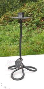 bougeoir en fer forgé avec pied torsadé et feuille, Ophalen of Verzenden, Gebruikt, Kaars