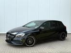✅Mercedes-Benz A 180 i AMG Line GARANTIE Automaat 1.Eigenaar, Auto's, Mercedes-Benz, USB, 4 cilinders, Alcantara, Zwart