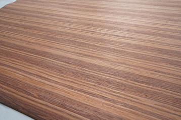 Grote fineer vellen met en zonder backing 62/64x225/250cm beschikbaar voor biedingen